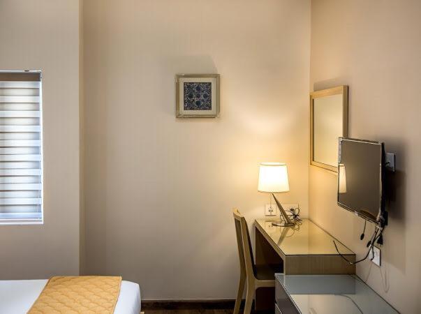 เดอะ เมย์เบอรี - อะ กรุ๊ป ออฟ เบอร์กามอนต์ โฮเต็ล Hotel ทีรุปปูร์ ภายนอก รูปภาพ